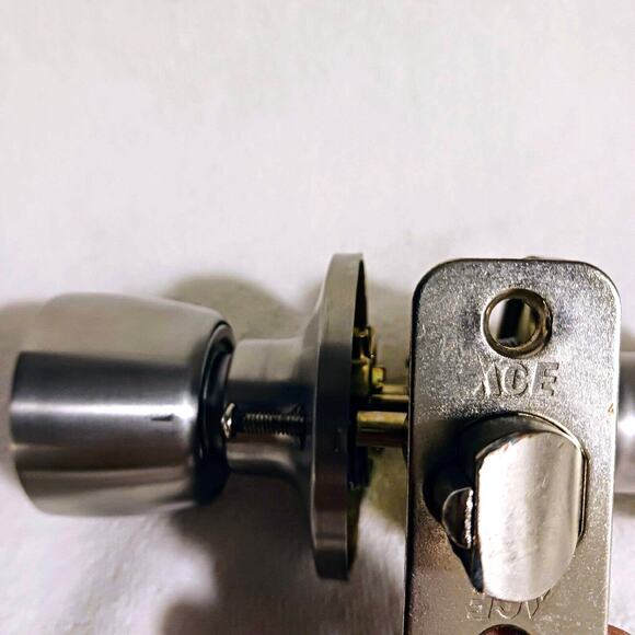 ACE Keyed SILVER SATIN FINISH Entry FRONT DOOR Lock KNOB (No Key) - Picture 8 of 9